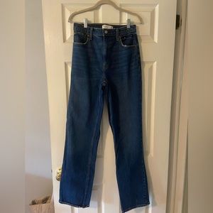Abercrombie 90’s Straight Ultra High Rise Jean, Size 4 Long